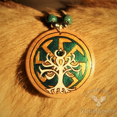 Kolovrat a strom života, metalický amulet