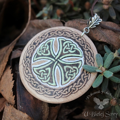 Keltský kríž, amulet svietiaci v tme
